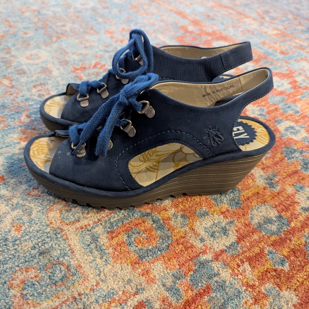 FLY LONDON Women's EU 38 US 7.5/8 Ylva Blue Suede Lace-Up Peeptoe Wedge Sandals